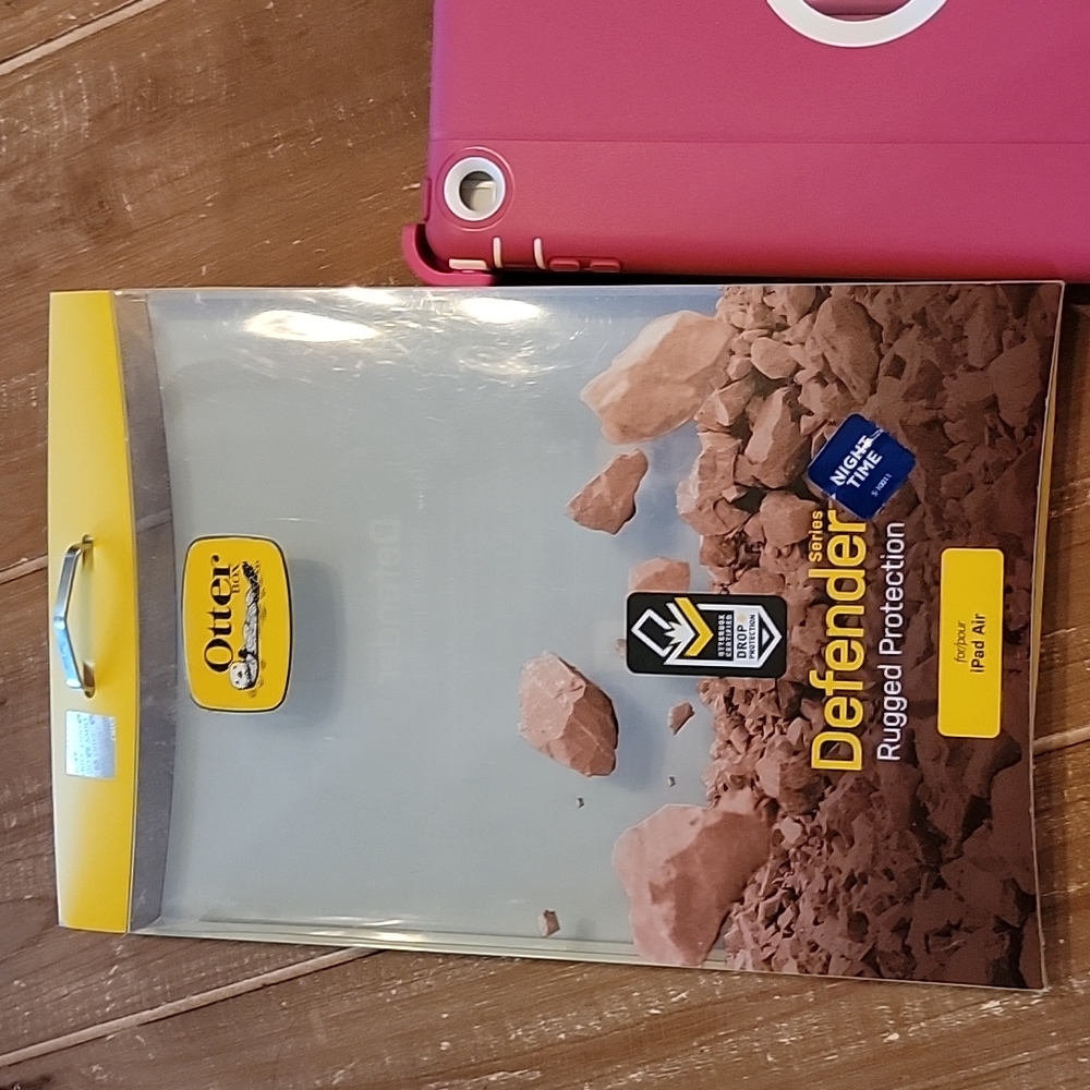 IPad Air Otter Box NWOT - Picture 2 of 4